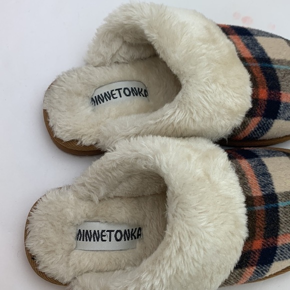 Minnetonka Shar Fur Trim Slipper Plaid Print Size 7M - Picture 8 of 16